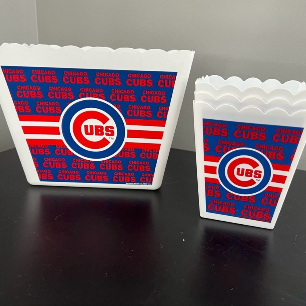 Chicago Cubs Large popcorn bucket and 3 smaller ones all New